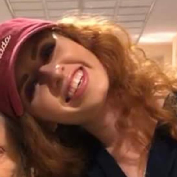 Meet your Posher, Jazmin - Picture 2 of 3